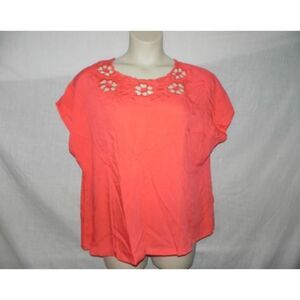 Solitaire Blouse Plus Size 1X Floral Cut Out NWT